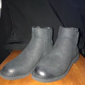 Ugg Rea Leather Boots - Never worn. New w/o tags.